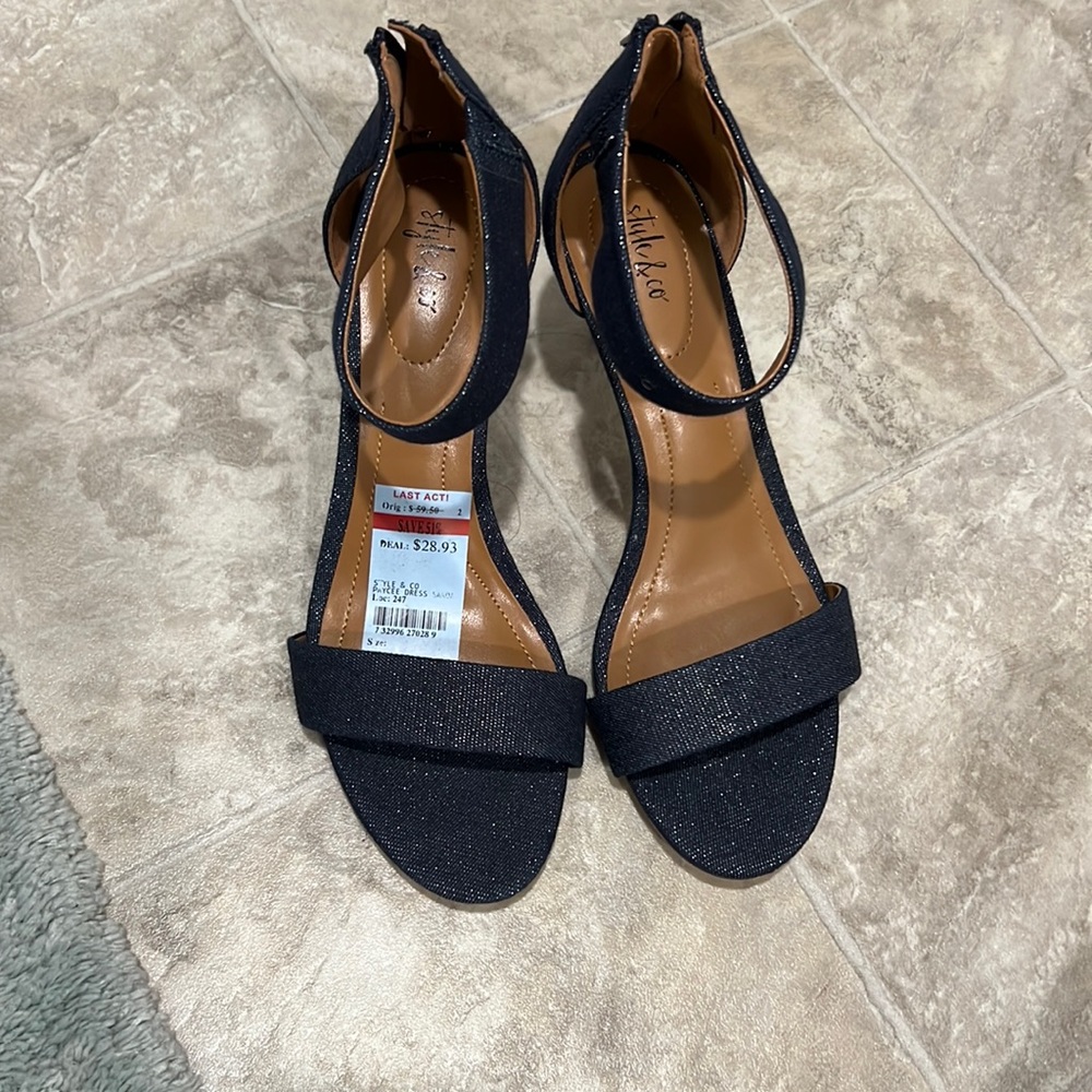 Women’s shoes